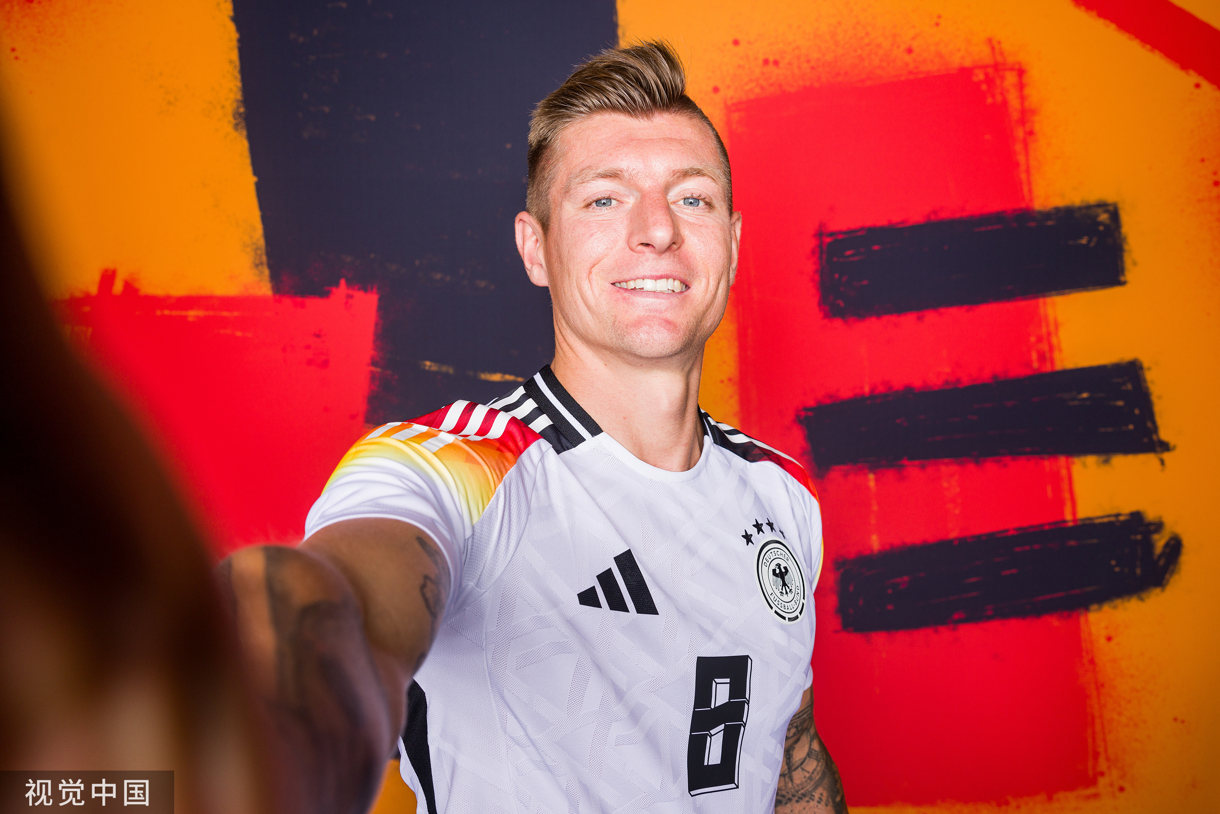 东道主队头号选手夺冠,独领风骚 东道主队头号选手夺冠,独领风骚