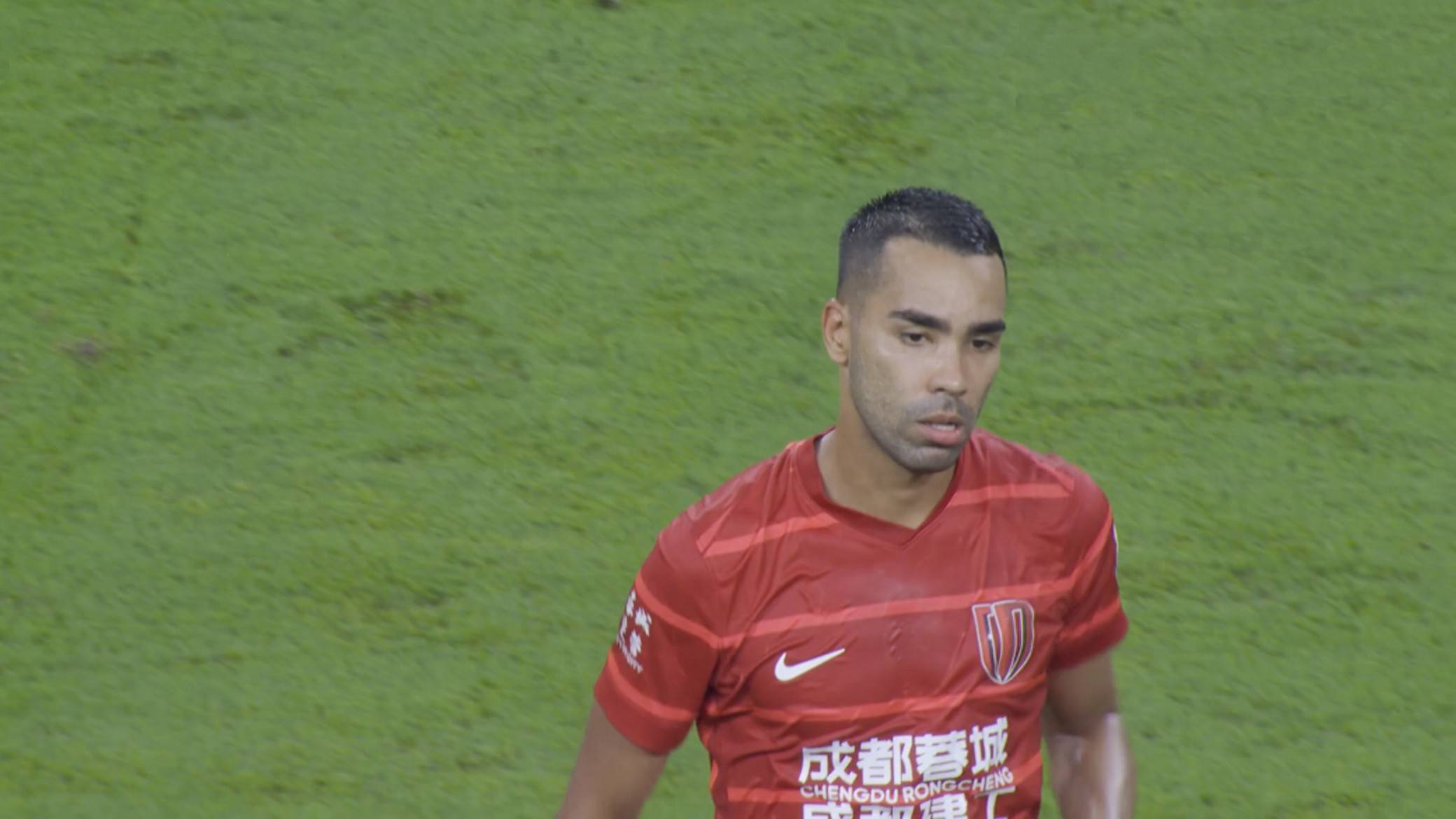 踢了个好球队后球员信心大增,主教练争取顶级后卫的简单介绍 踢了个好球队后球员信心大增,主教练争取顶级后卫的简单介绍