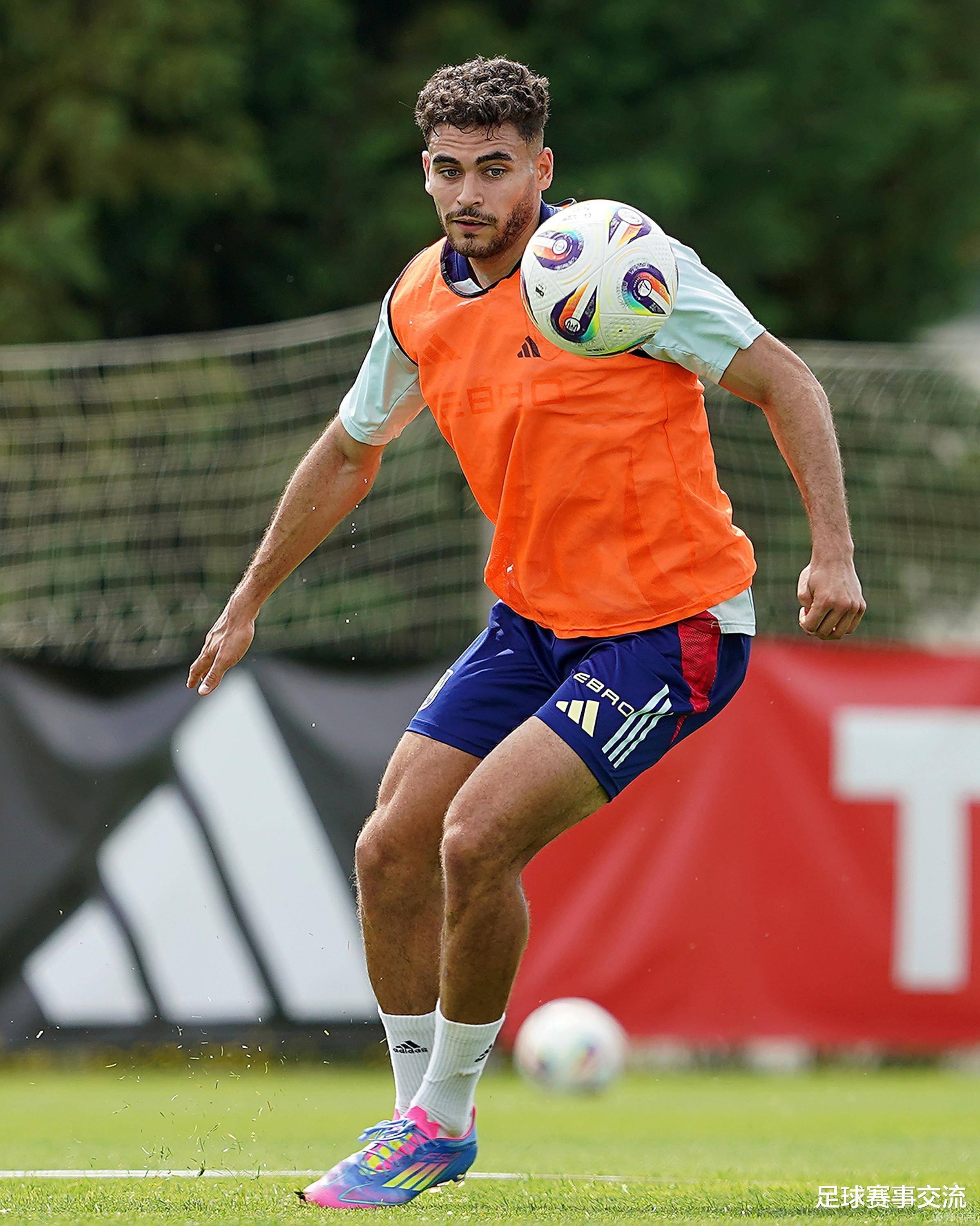 包含波兰新星突围欧洲预选赛,表现不俗获球迷青睐的词条 包含波兰新星突围欧洲预选赛,表现不俗获球迷青睐的词条