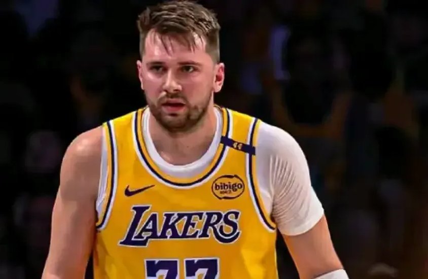 独行侠逆转深圳队,东契奇点燃赛场 独行侠逆转深圳队,东契奇点燃赛场