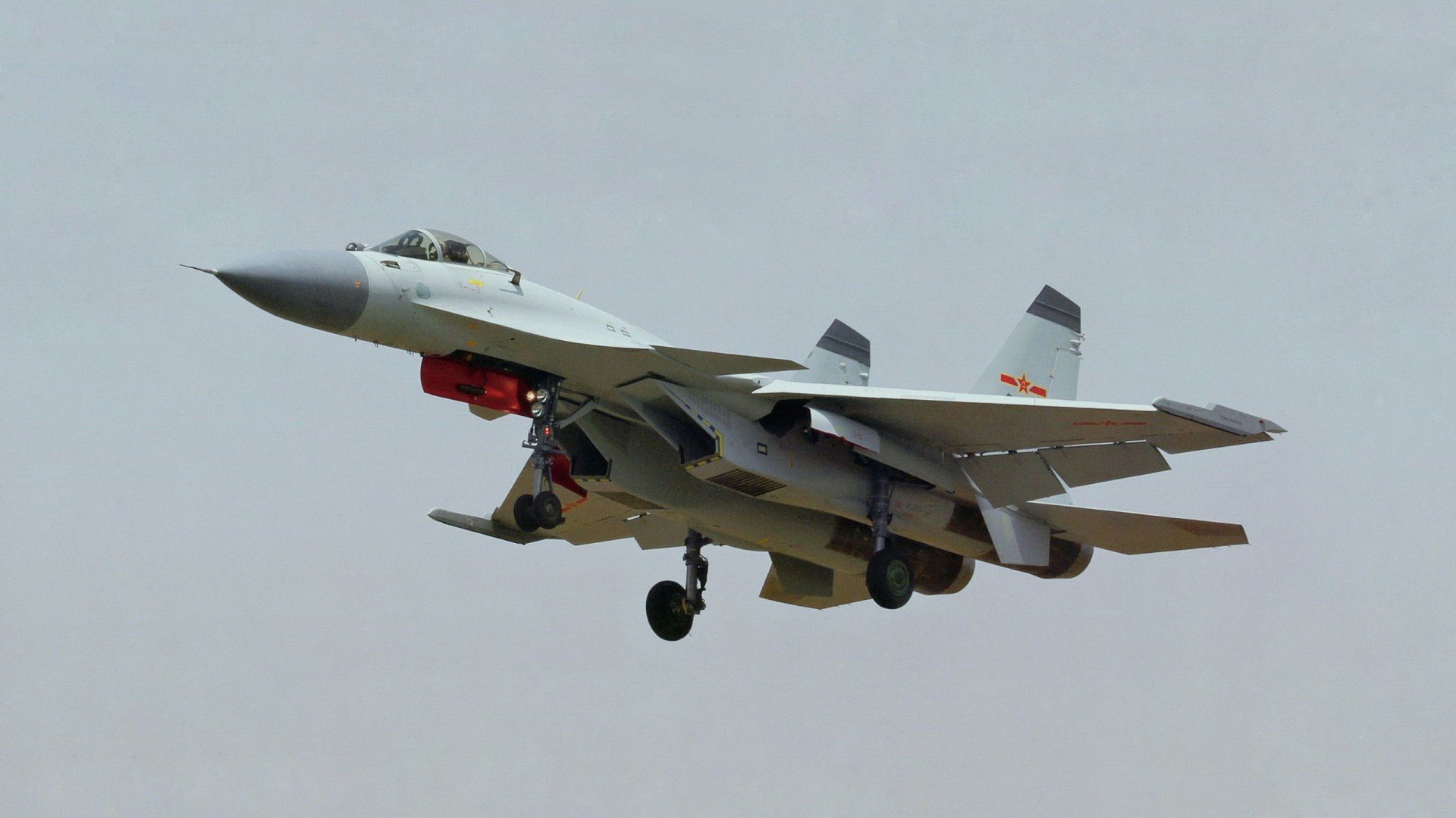 绿茵双极，苏亚雷斯的锋刃与韩流的压迫革命