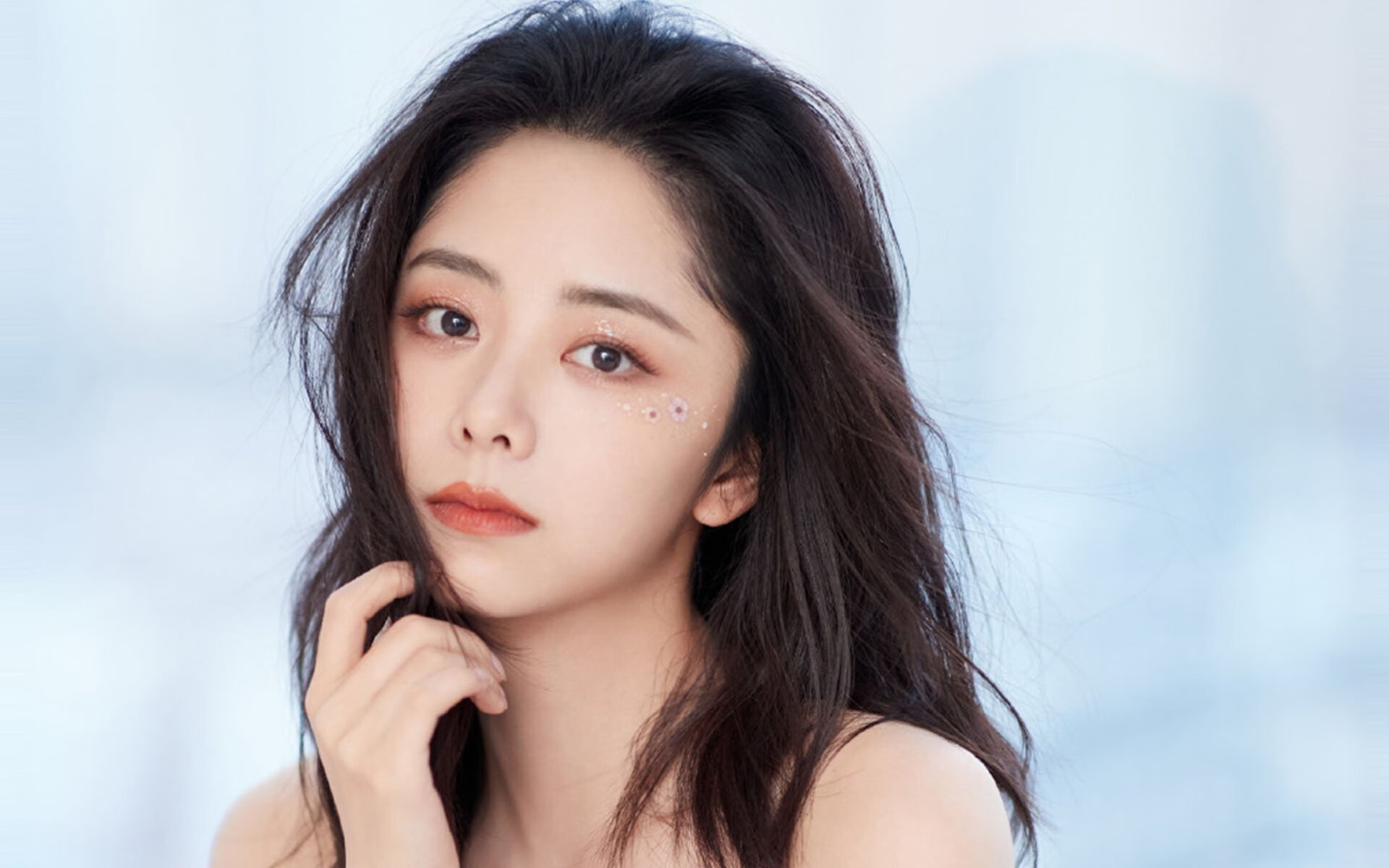 绿茵场上的实力宣言，从巴斯托尼到洪都拉斯，突破刻板印象的荣耀时刻